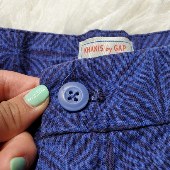 Khakis by Gap Shorts - Picture 3 of 8